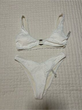 Berlook White Eyelet Ring-Detail Bikini Set - Women Swim
